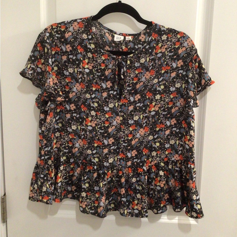Women’s floral blouse, size medium